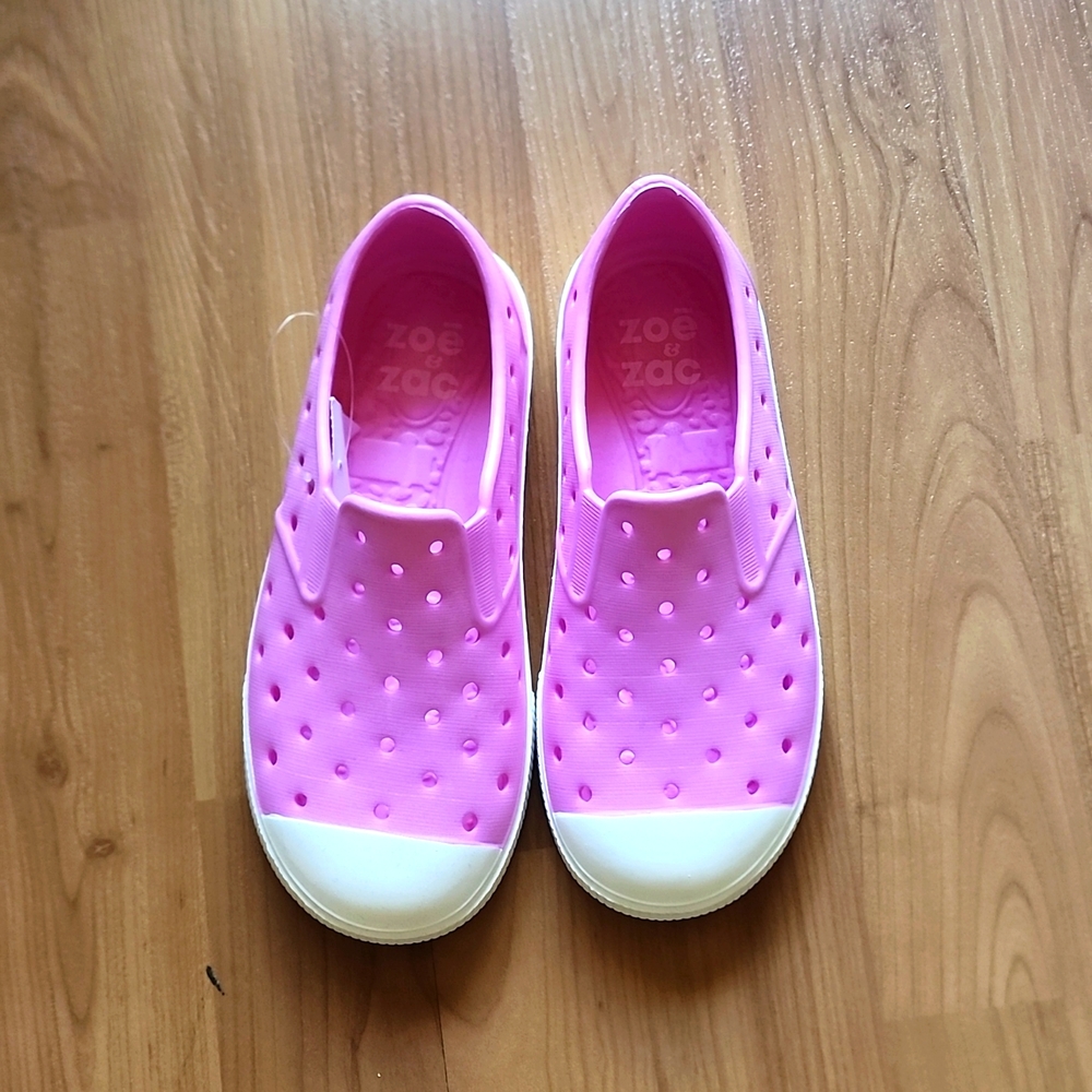 ❤$18/2   BNWT Zoe & Zac Shoes (size 12)